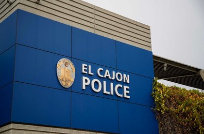 Identifican a hombre que murió tras ser detenido y sujetado por policías de El Cajón