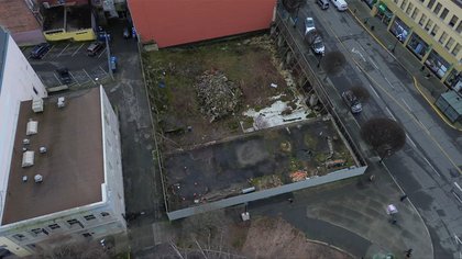 Plaza Hotel lot sold to local developers, who are eyeing lot for new hotel