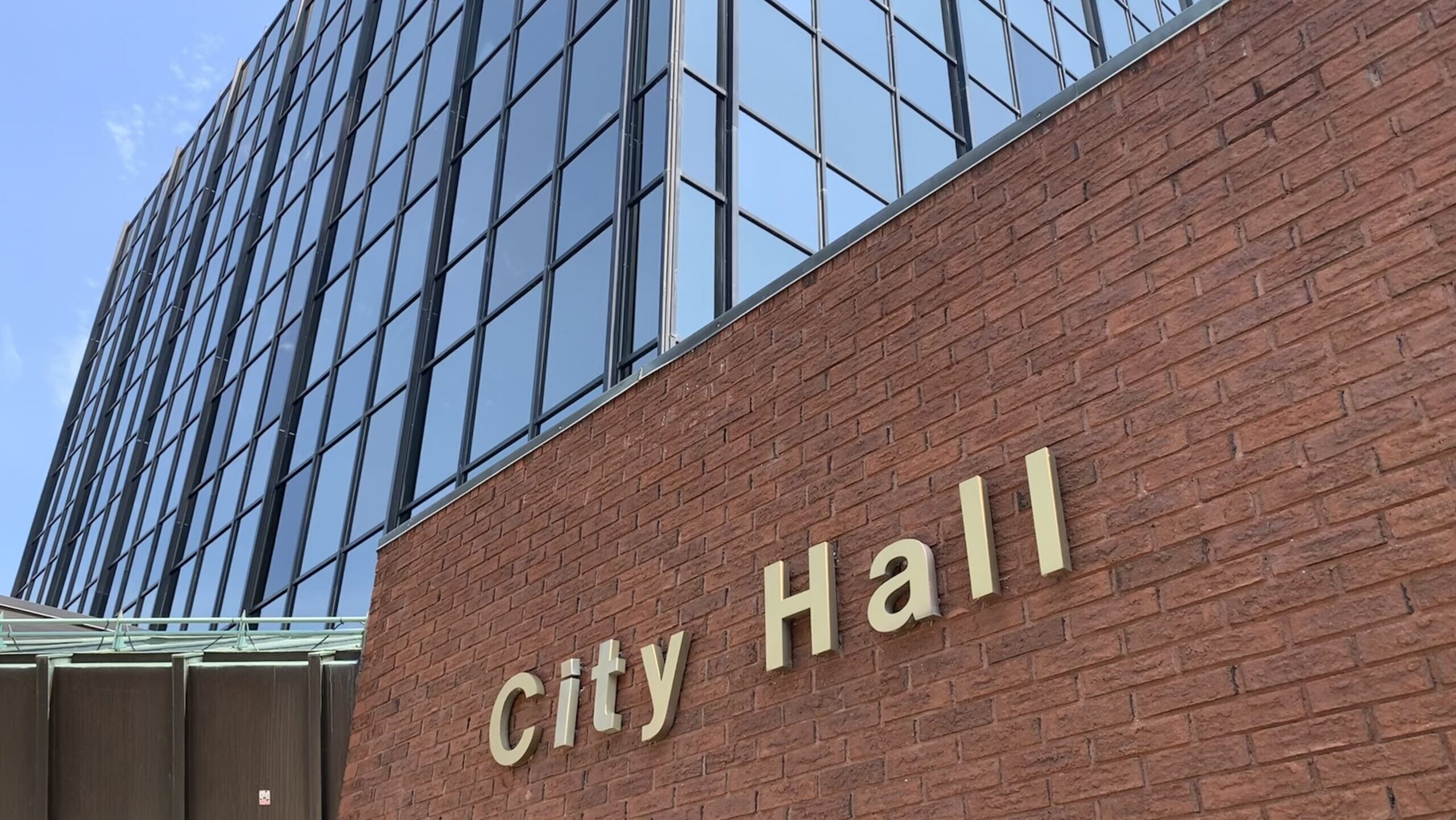 Most of council supports new travel and expense policy
