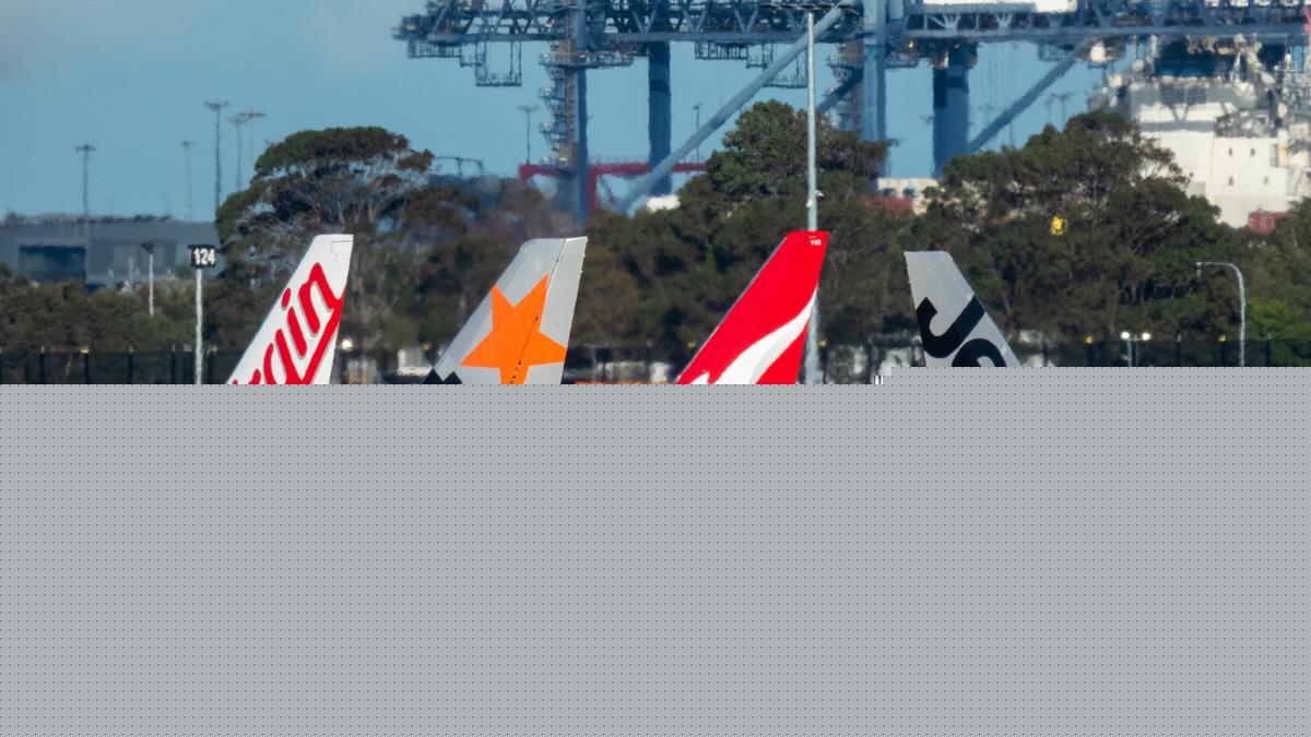 Sydney Airport expected to be hit by further delays as weekend flights impacted