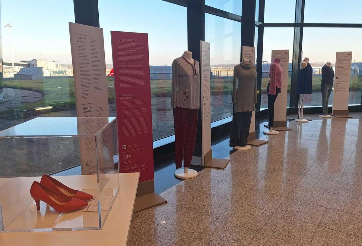 Stop alla violenza sulle donne. Arriva “Com’eri vestita?” la mostra che fa riflettere