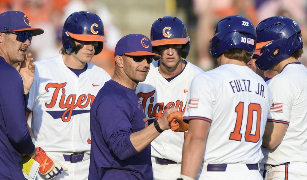 Bakich Clarifies if 2026 Seniors Return