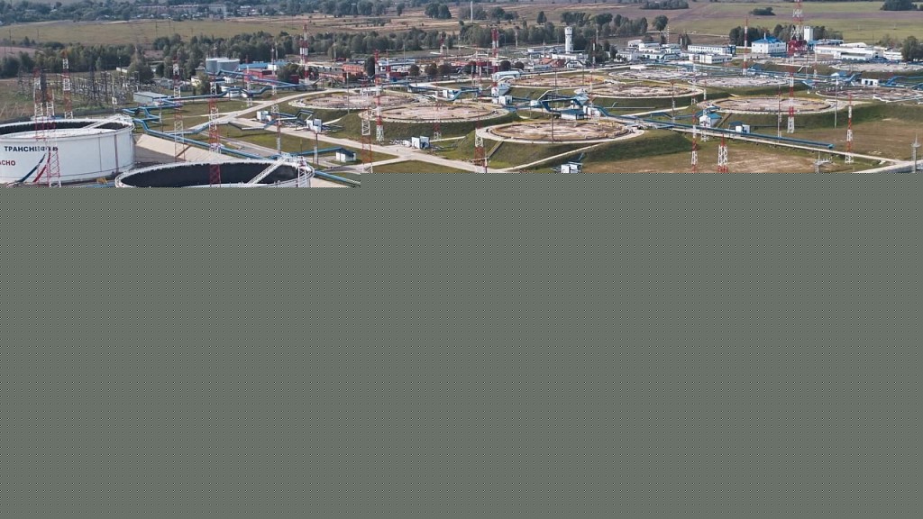 Russia's Biggest Black Sea Oil Port Goes Quiet as Drone Threat Grows