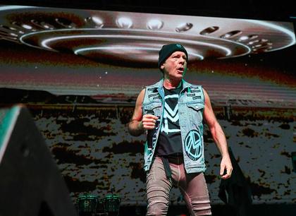 Iron Maiden Singer Asks Fans to Put Phones Away at Shows, Says It Ruins the Connection