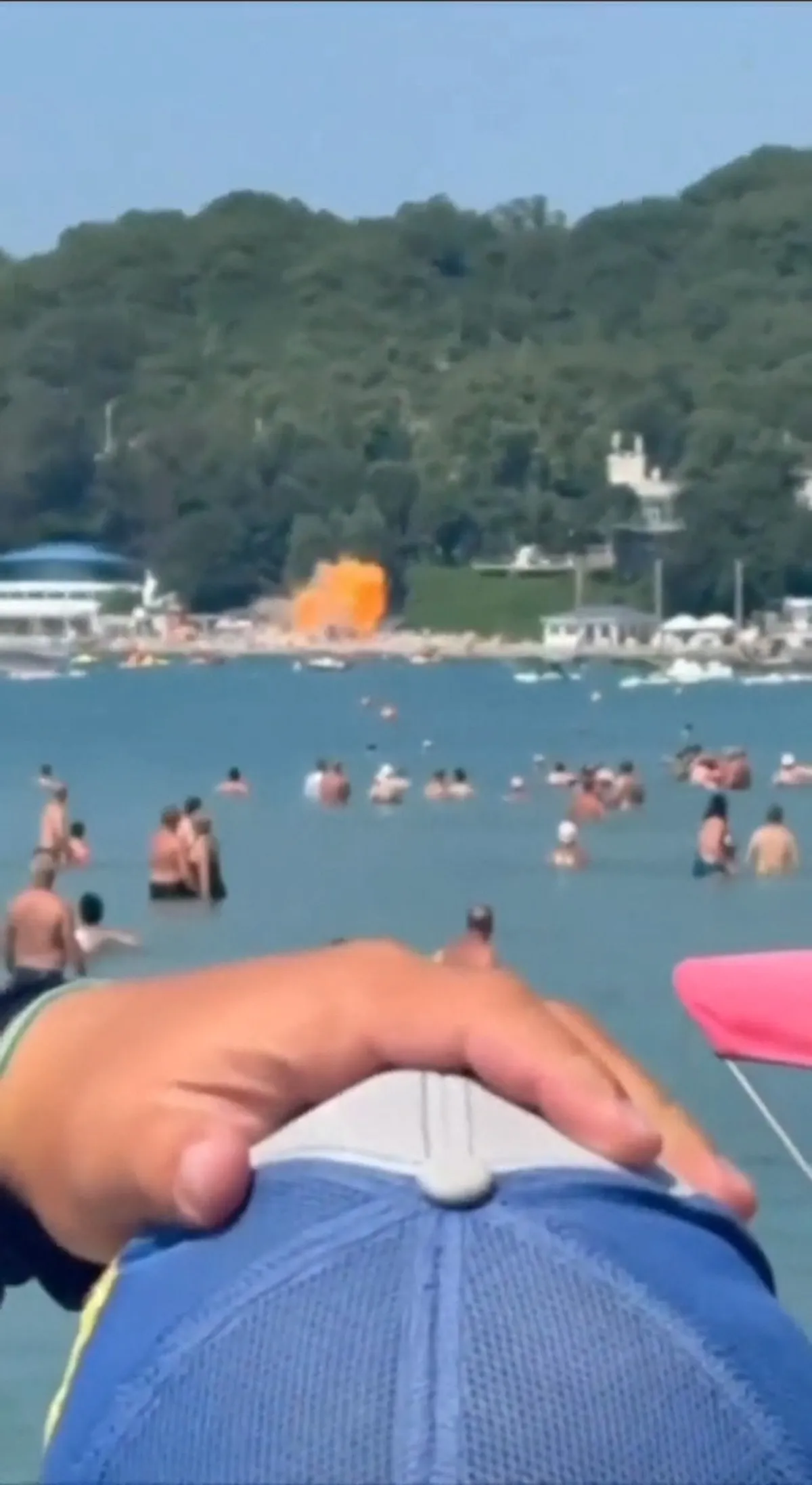 (VIDEO) Dronom pogođena prepuna plaža na jugu Rusije: Stradalo sedmoro ljudi, među njima i troje dece