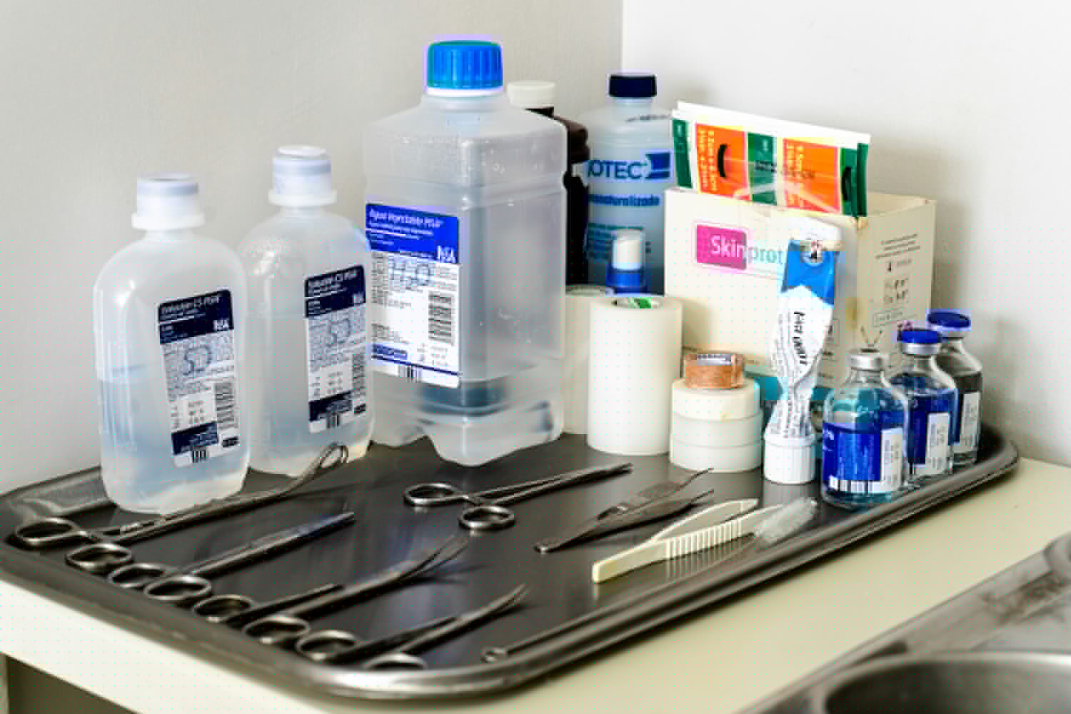 Top 5 Sterile Medical Supplies Used in Modern Research Laboratories
