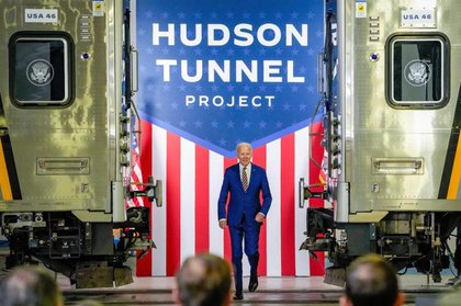 Trump administration puts on hold $18 billion in funding for New York City infrastructure projects