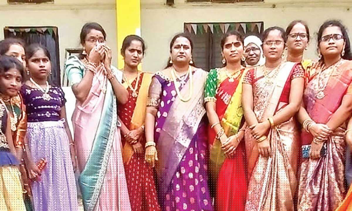 Vashishta High School students celebrate Bathukamma