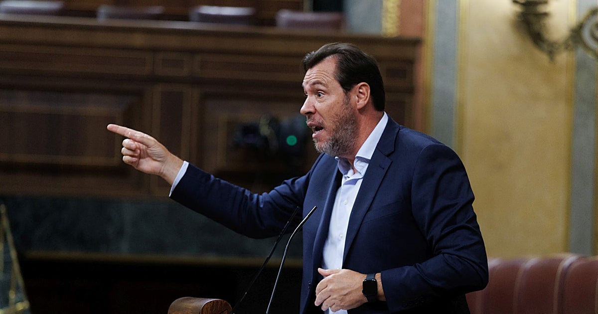 Óscar Puente trata de justificar su polémico tuit sobre el Rey y la difusión de un mensaje que pedía la República