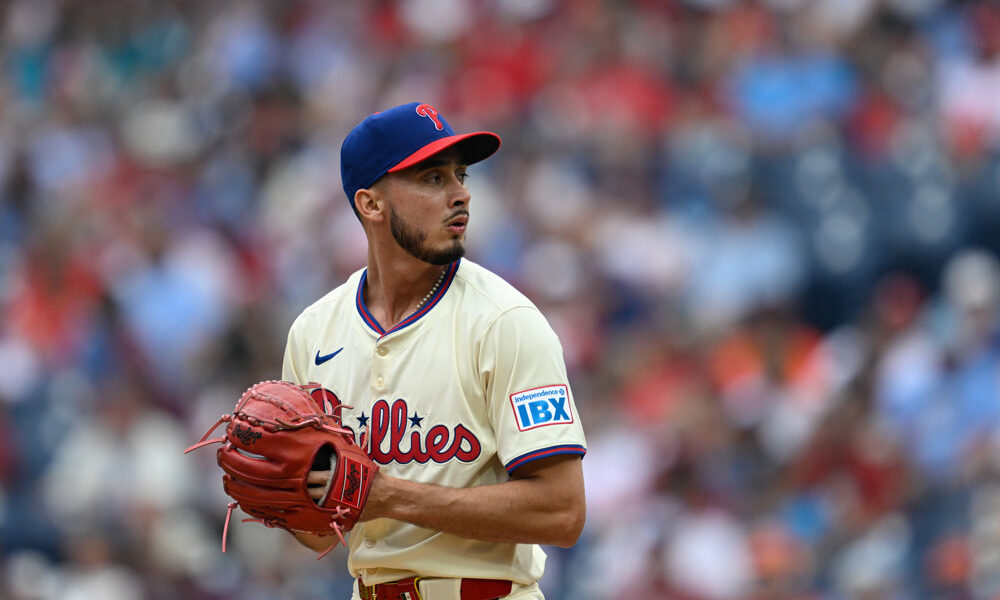 Phillies add long reliever to roster with bullpen in heavy use