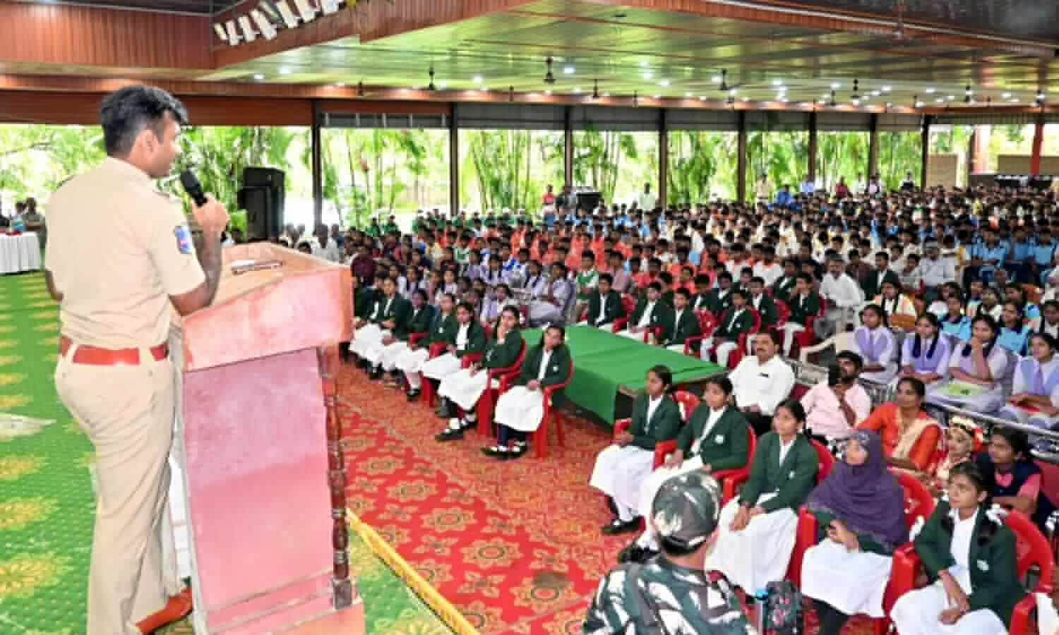 Set high goals, stay disciplined: SP Dr Shabarish advises students