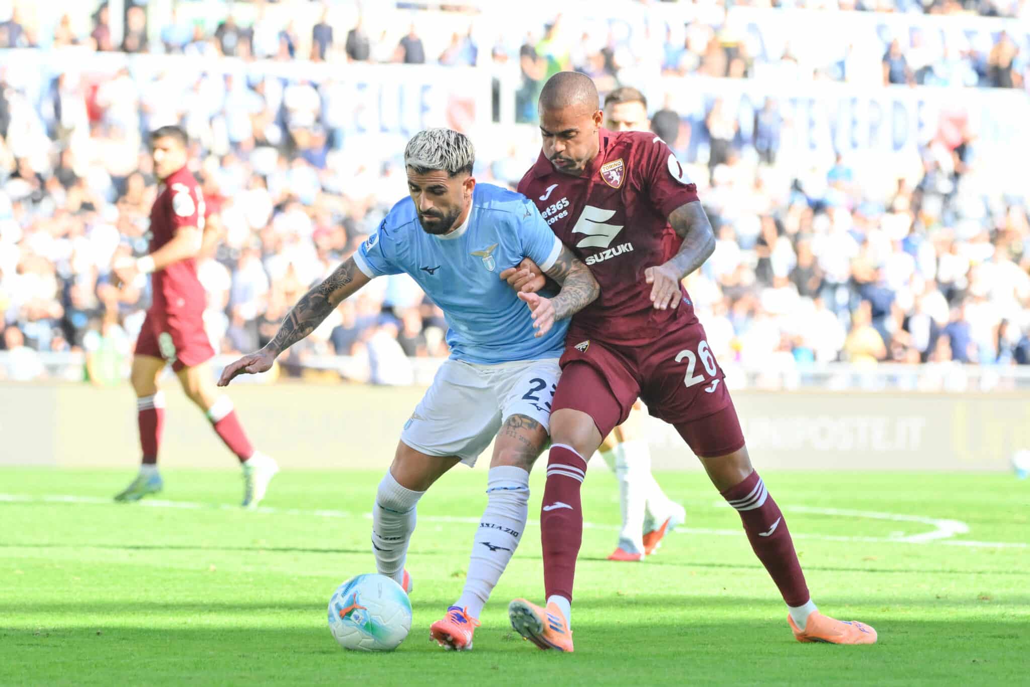 Serie A, spettacolare 3-3 tra Lazio e Torino. Sottil firma la prima vittoria del Lecce