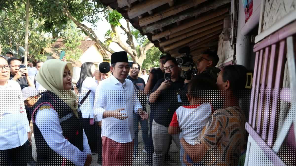 Gus Fawait Turun Gunung Tinjau Pelayanan Homecare di Rowotamtu Rambipuji