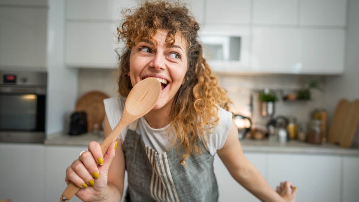People Who Need Time Alone To Just Be Weird Usually Have 9 Distinct Traits