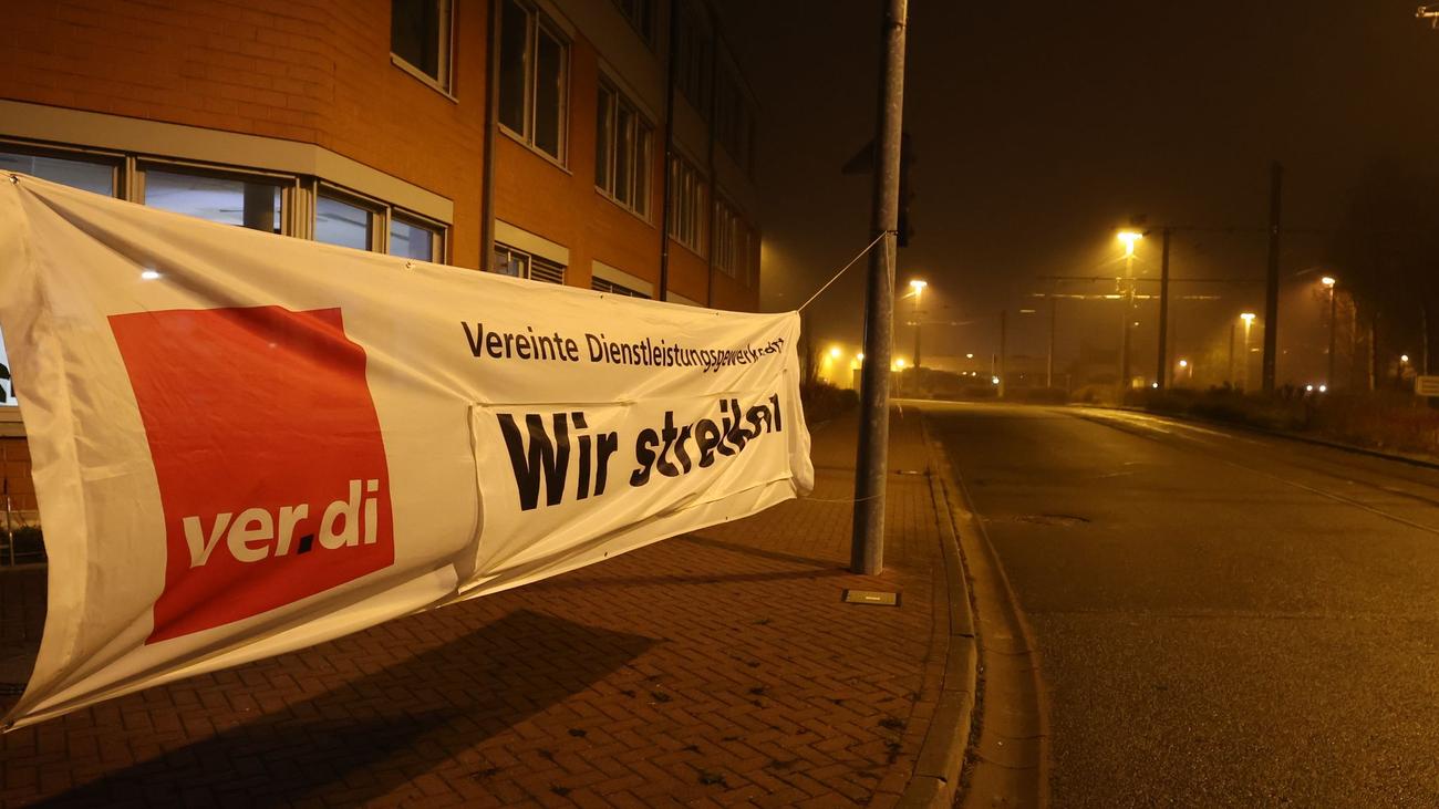 Öffentlicher Nahverkehr: Warnstreiks im öffentlichen Nahverkehr am Montag geplant
