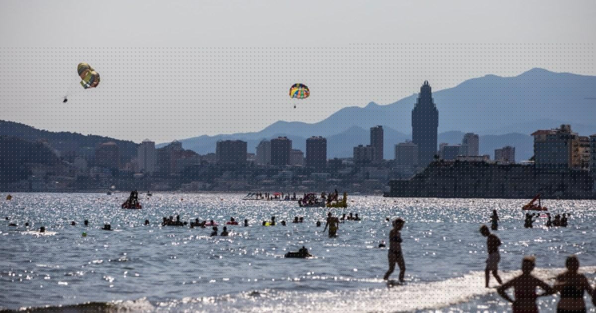 British woman dies after ‘crashing into rocks while paragliding’ in Benidorm
