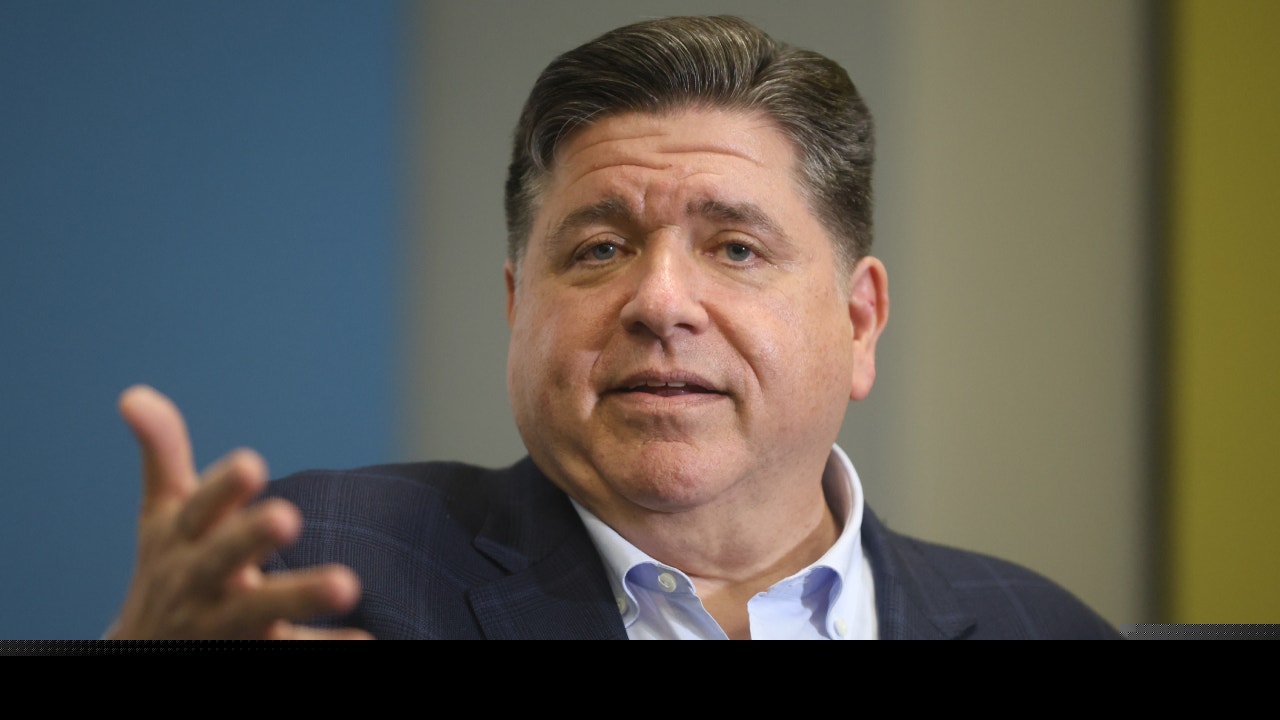 Pritzker responds to report about photo he took with 'peacekeeper' accused in deadly Chicago burglary, crash