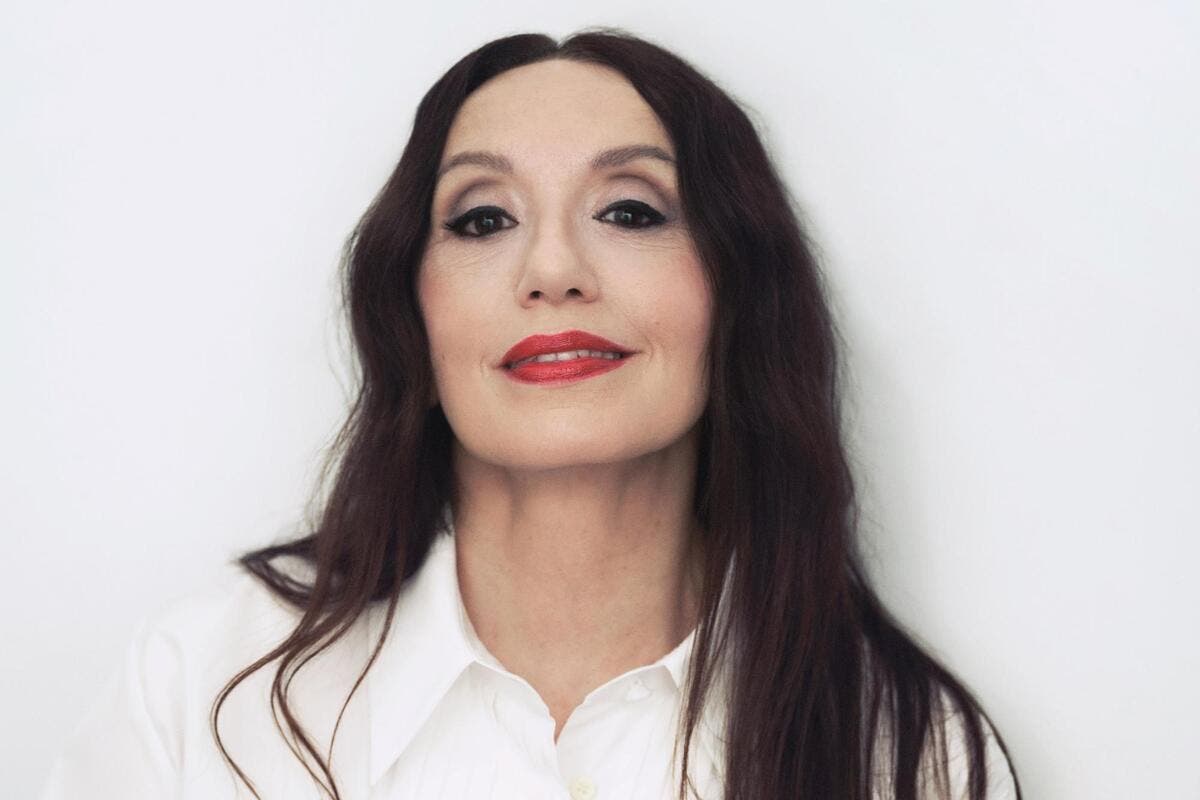 « J’ai le devoir d’apporter de l’espoir autour de moi » : avant ses dates à Saint-Jean-Cap-Ferrat le 11 août et Cannes début 2027, Luz Casal nous partage sa lumière