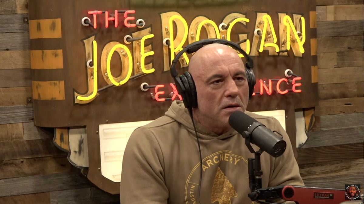 Joe Rogan Says He Didn’t Submit for Golden Globes Due to $500 Entry Fee: ‘I Don’t Want to Be Part of That’ | Video