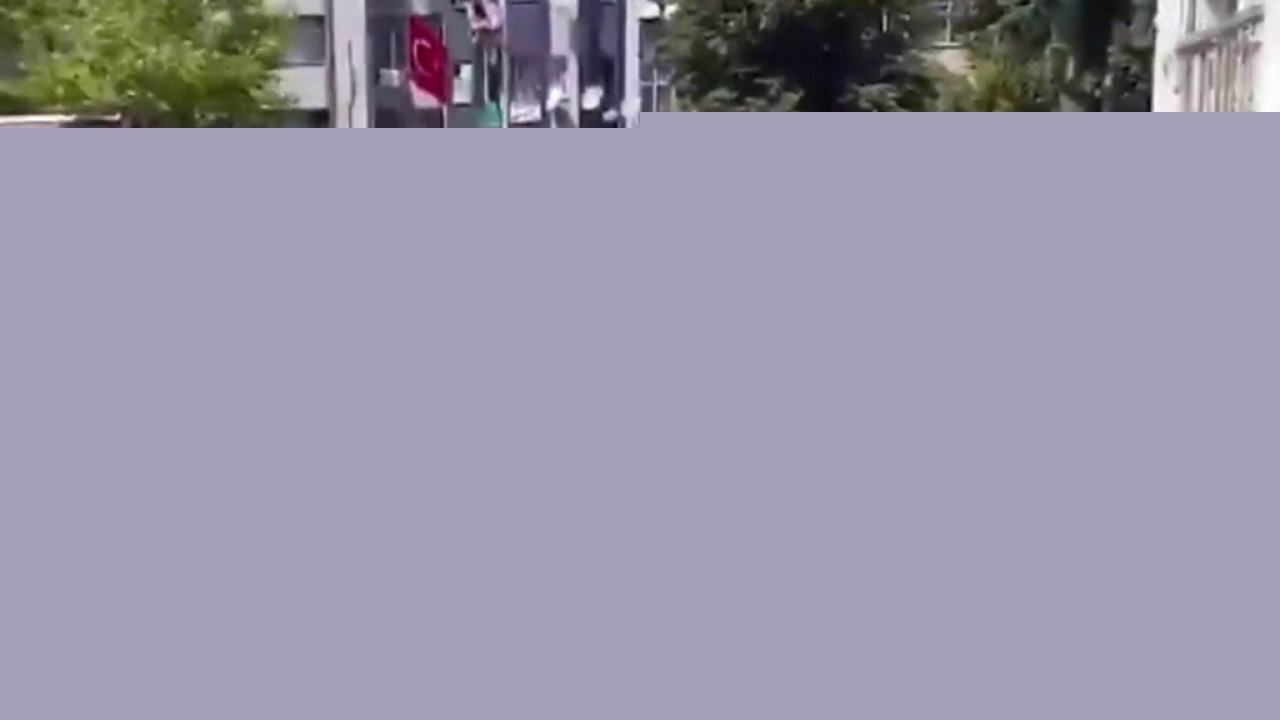 Giornalista turco arrestato per una notizia di calciomercato: il video