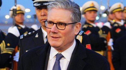 Keir Starmer accuses Donald Trump of flip-flopping over his support for Labour's controversial Chagos deal