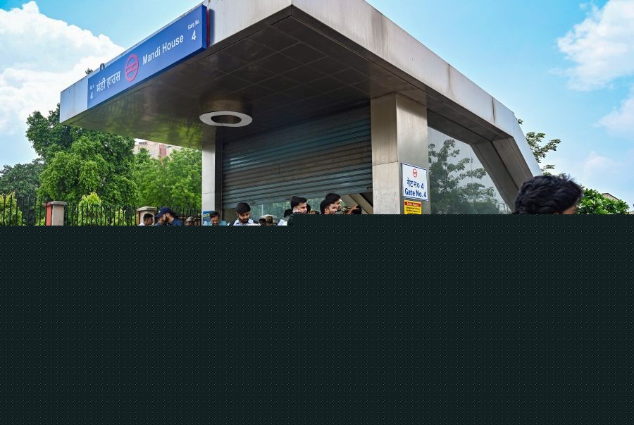 Entry gates of all Delhi Metro stations opened as CJP withdraws agitation