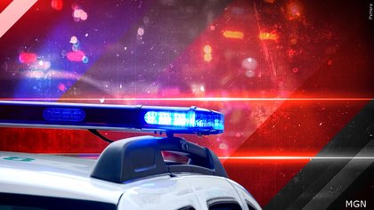 Warner Robins police responding to barricaded suspect on Redmond Street