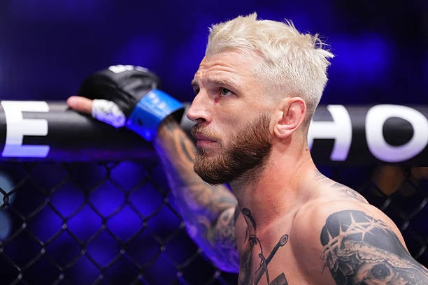 Dan Hooker understands the pressure heading into UFC Paris main event