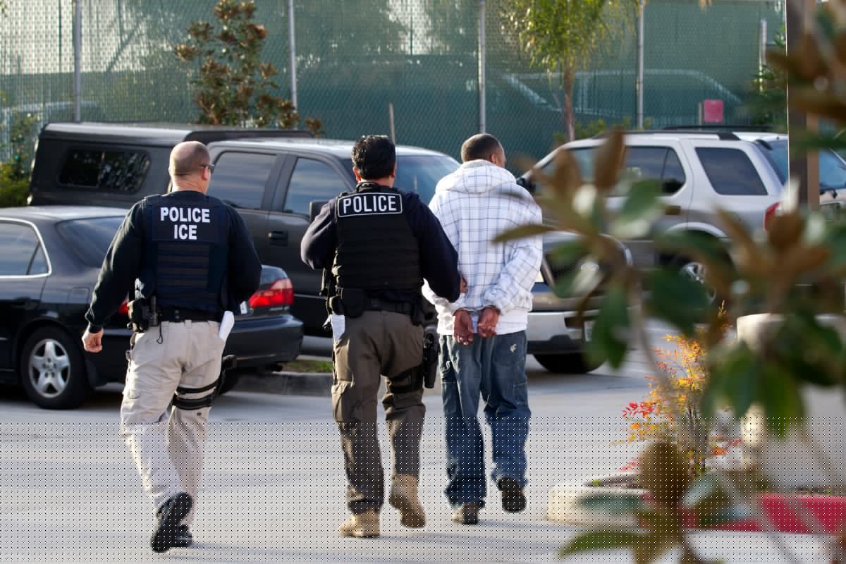 Multas migratorias en la administración Trump han superado los $84,000 millones de dólares, revela informe