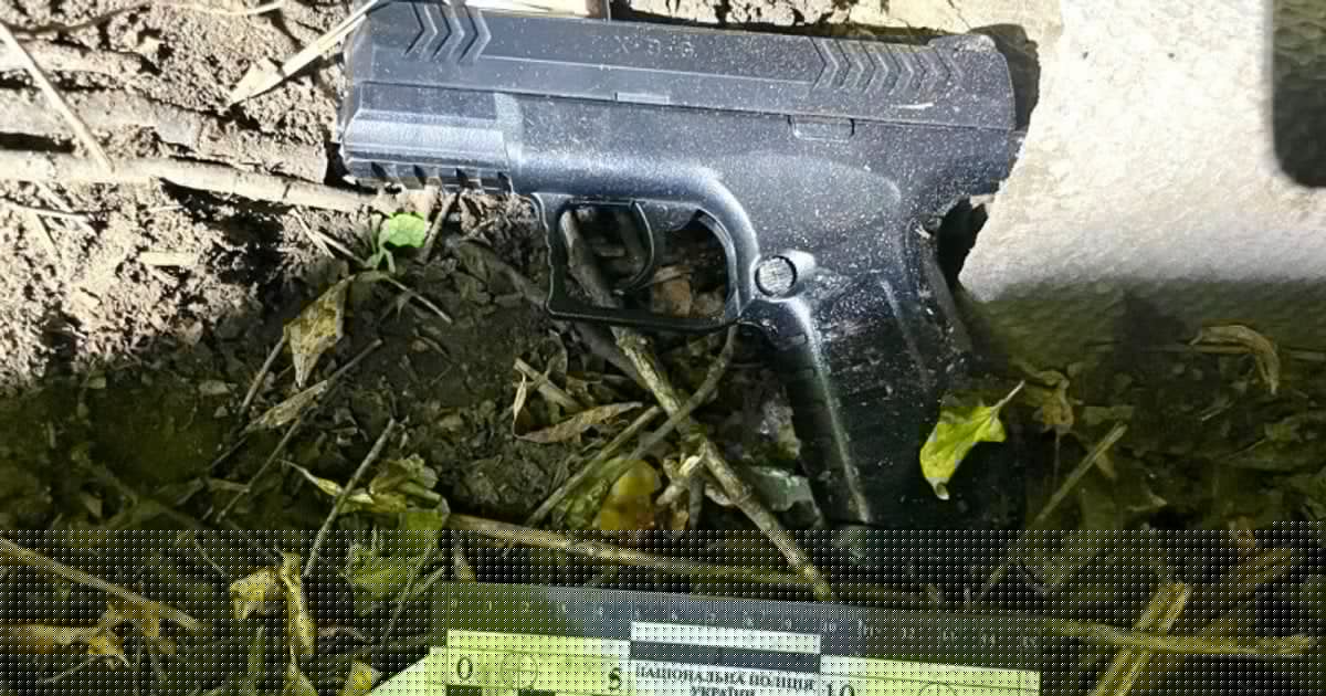 15-річний хлопець вистрілив дівчині в око просто на пляжі — шокувальні деталі
