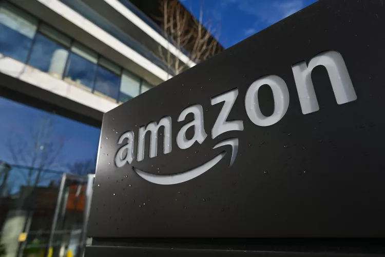 Amazon to Lay Off 16,000 Employees as AI Advances
