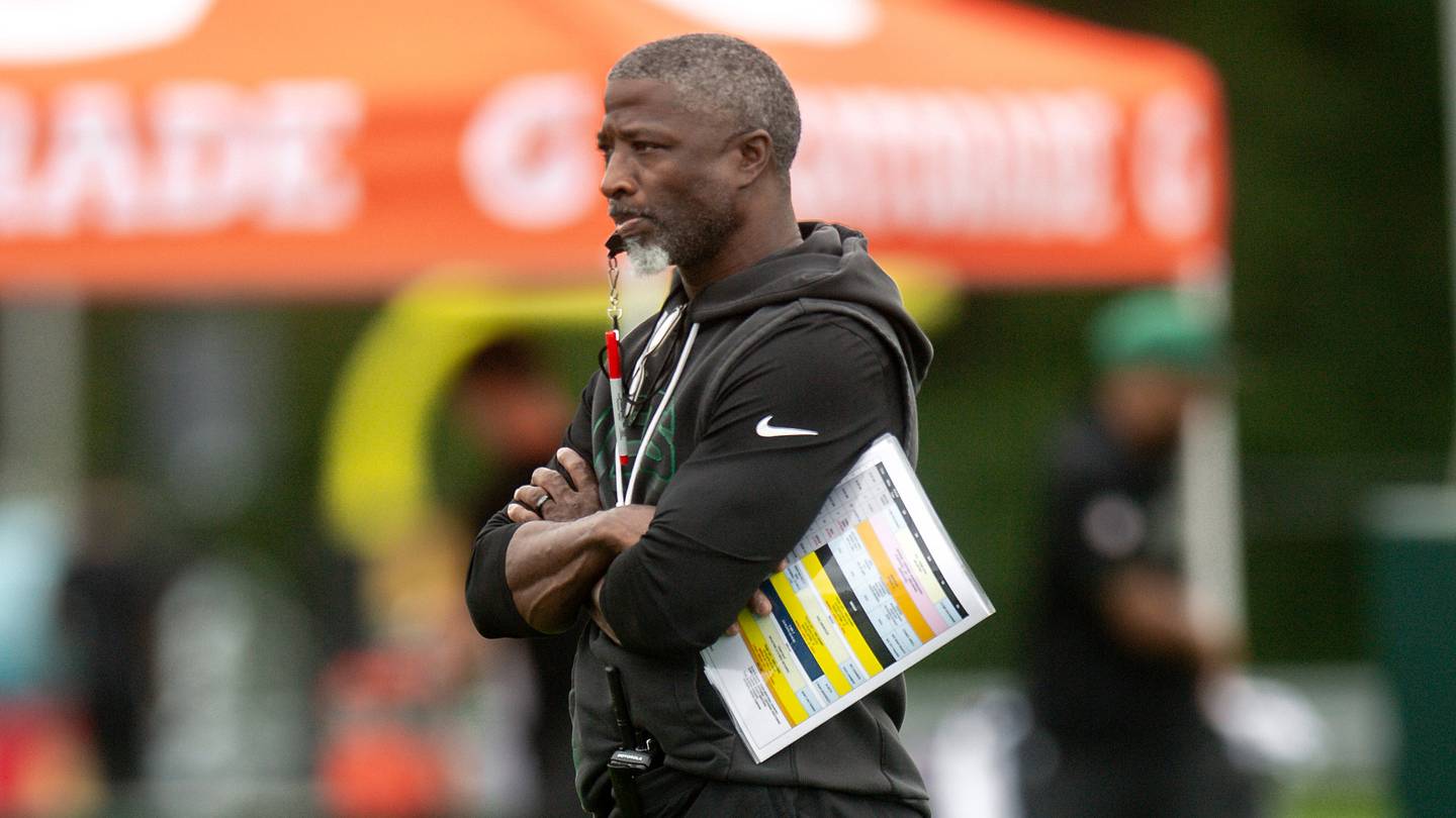 Aaron Glenn provides update on Jets' forgotten seventh-round draft pick