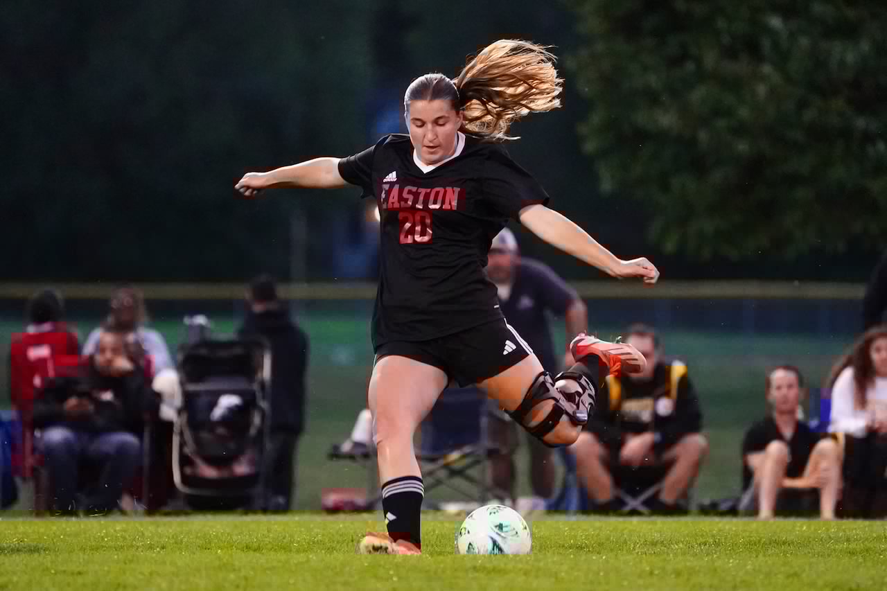 Easton girls soccer scores with 4 minutes left to beat Freedom on senior night