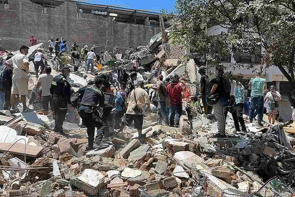 Colombia ta den emergencia despues di un teremoto fuerte di 7.4