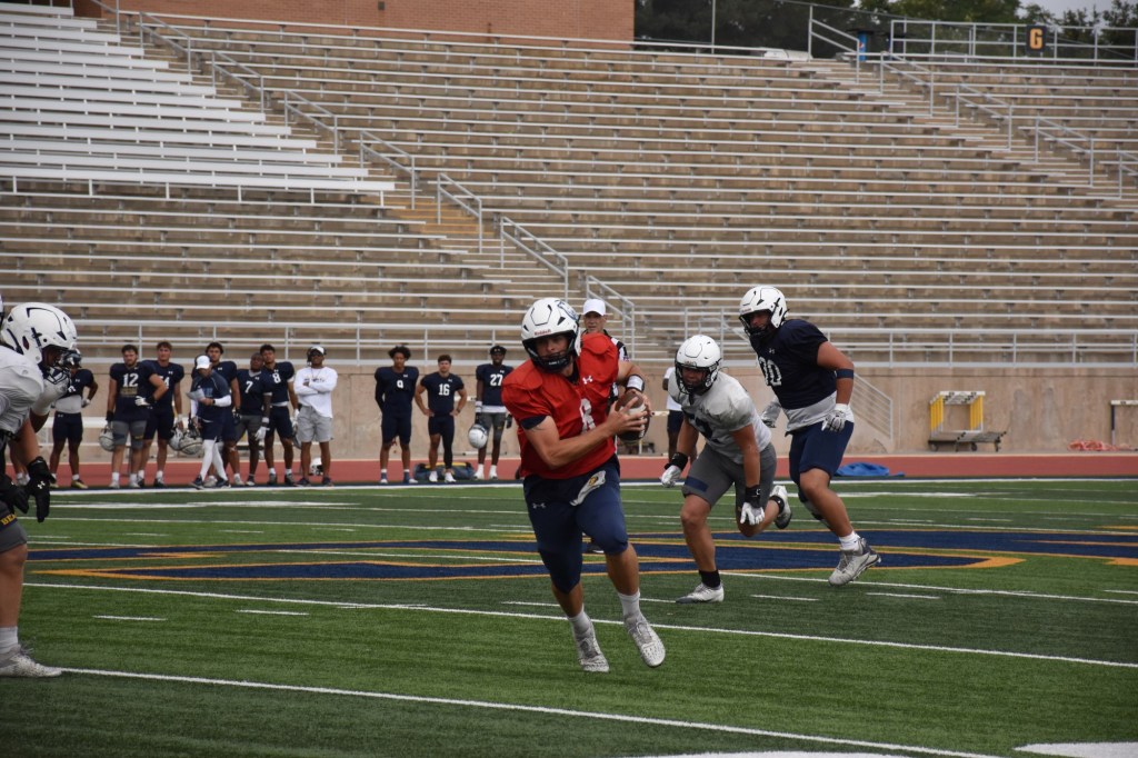Injured UNC QB says he will return to Bears