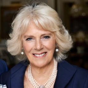 Queen backs charity’s new award scheme for young journalists
