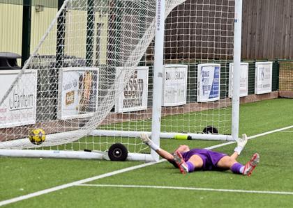 FOOTBALL - Alvechurch beaten by bottom club Stratford after away win at Barwell