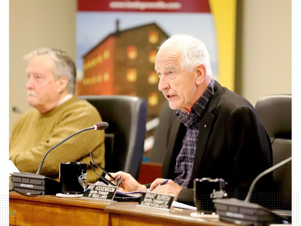 Rideau Lakes mayor considering council run to block opponents