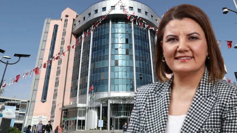 Tutuklanan İzmit Belediye Başkanı Fatma Kaplan Hürriyet görevden uzaklaştırıldı
