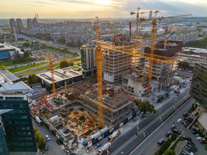 Delta District već dostigao visinu od 50 metara: Prvo useljenje stanara na proleće 2027, InterContinental hotel krajem 2026.