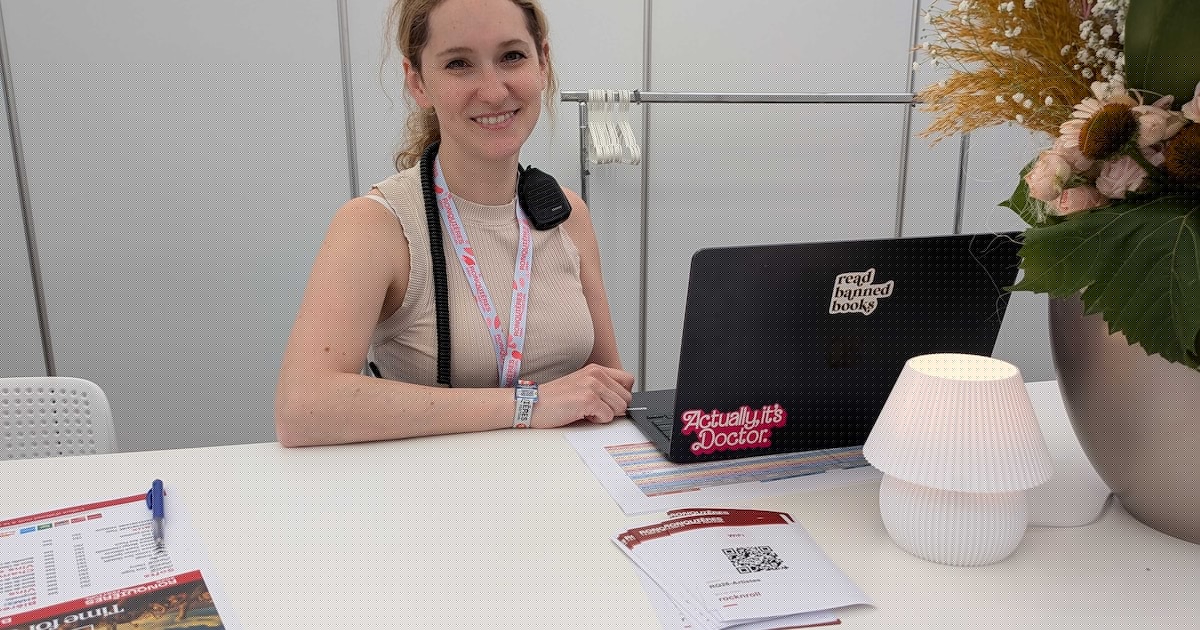 Noémie est en charge de l’accueil des artistes au Ronquières Festival : “Notre objectif, c’est que tous se sentent bien et ne manquent de rien”