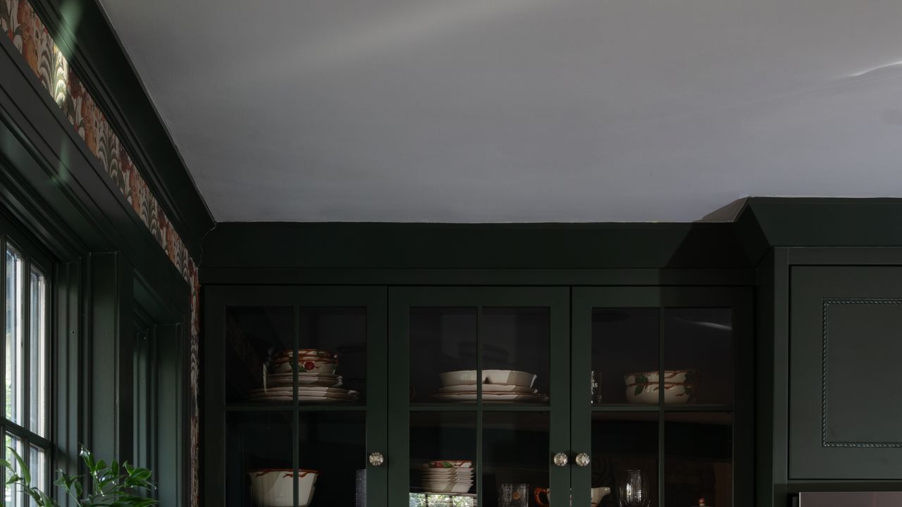 H&G Shops: Inside & Out