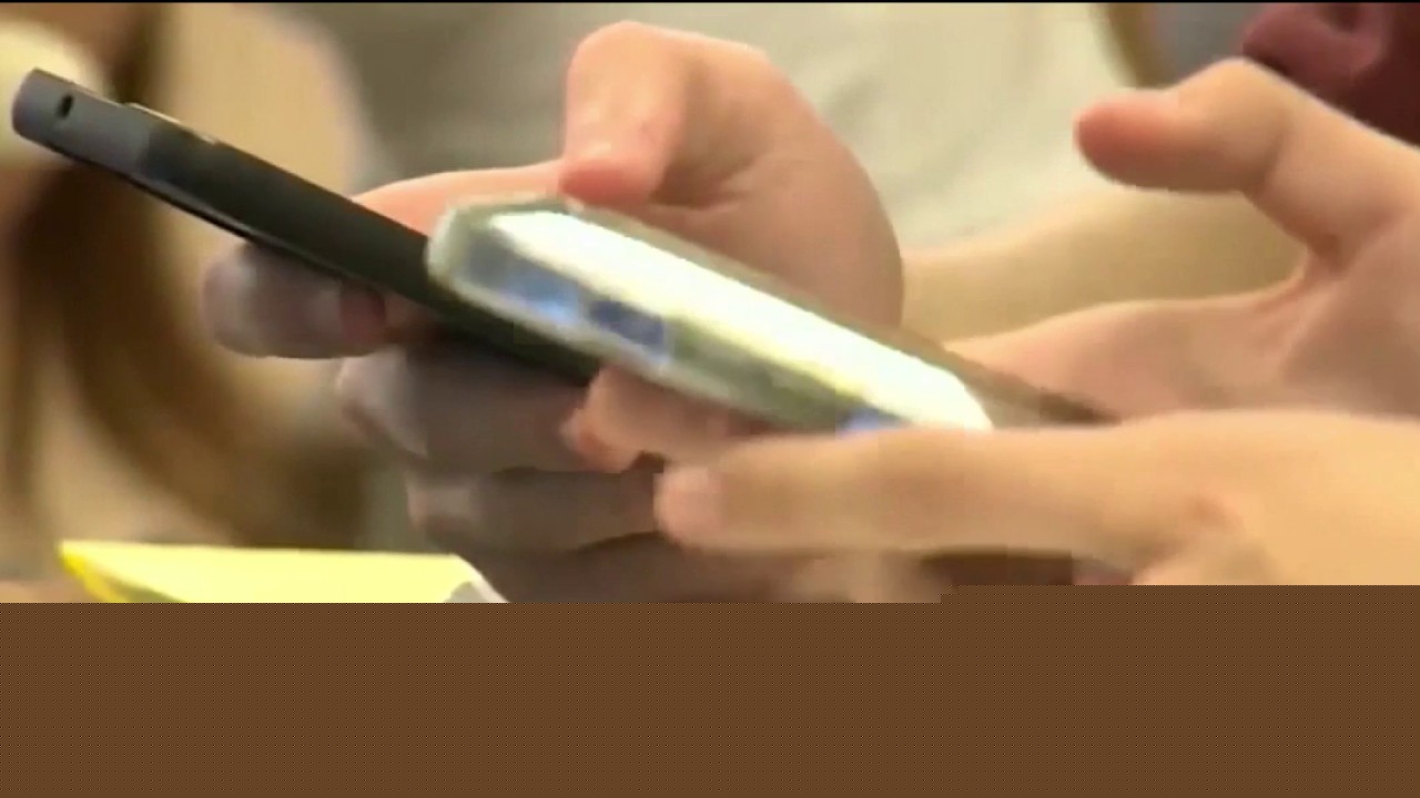 Why educators say it is time to put away mobile devices in class