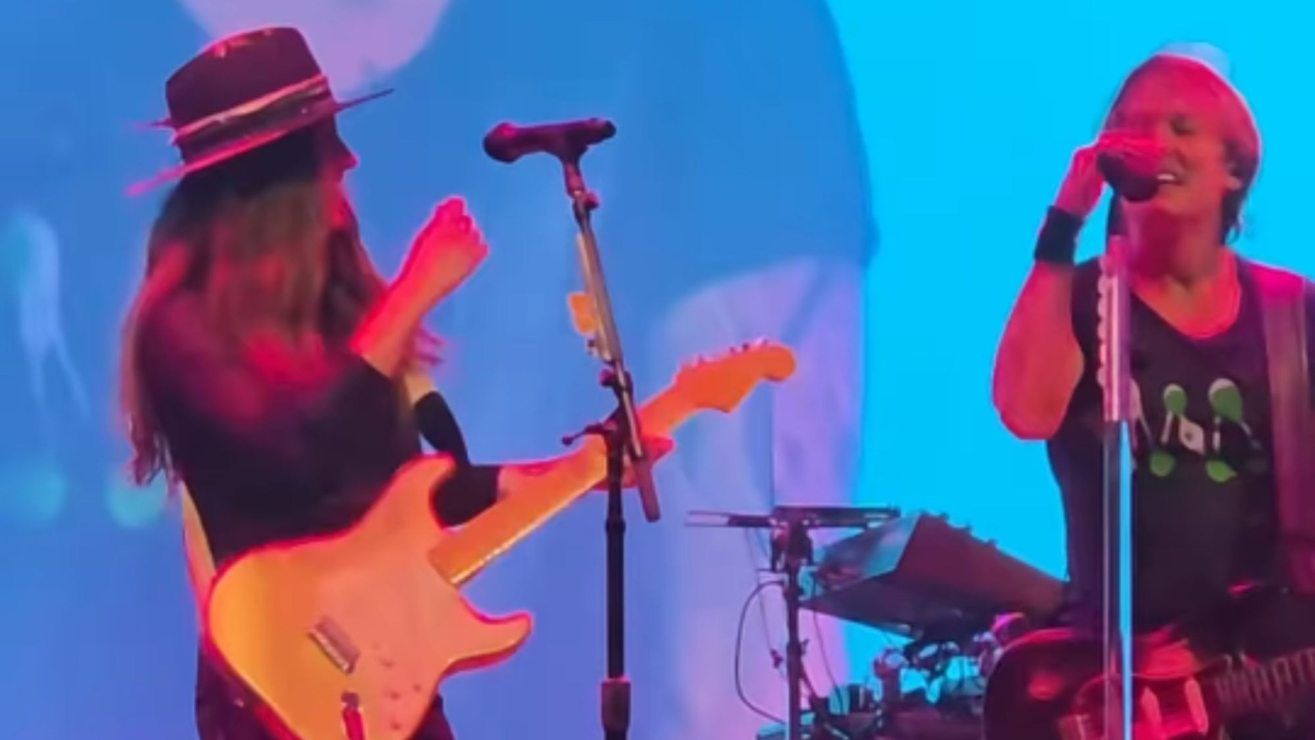 Moment Keith Urban, 57, changes lyrics of song about Nicole Kidman romance to name of new female guitarist, 25