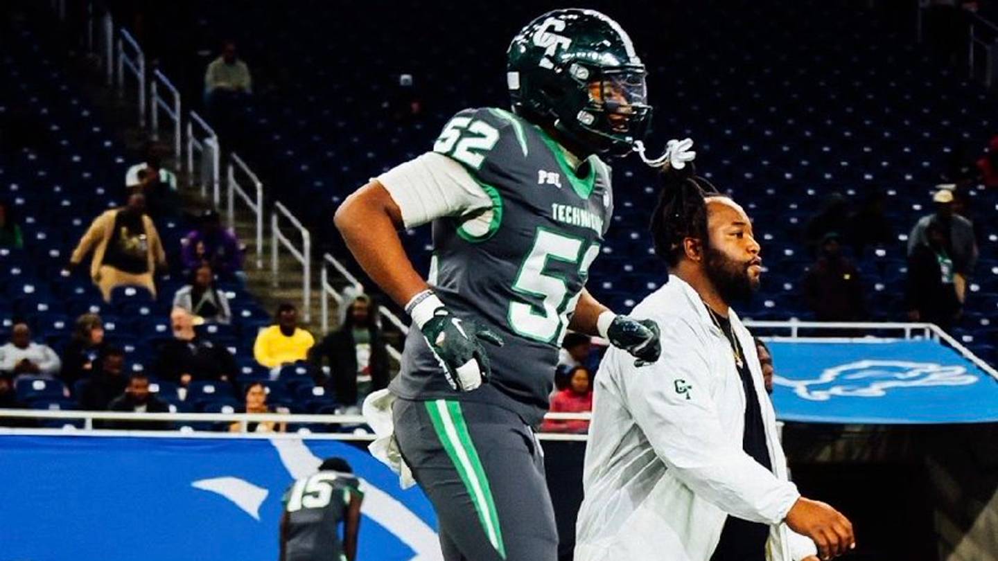 Huskies Offer 5-Star Offensive Lineman From Detroit