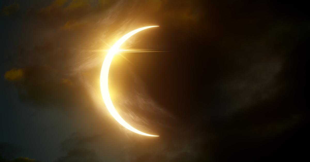 When is the solar eclipse visible in St Helens and how can I watch?