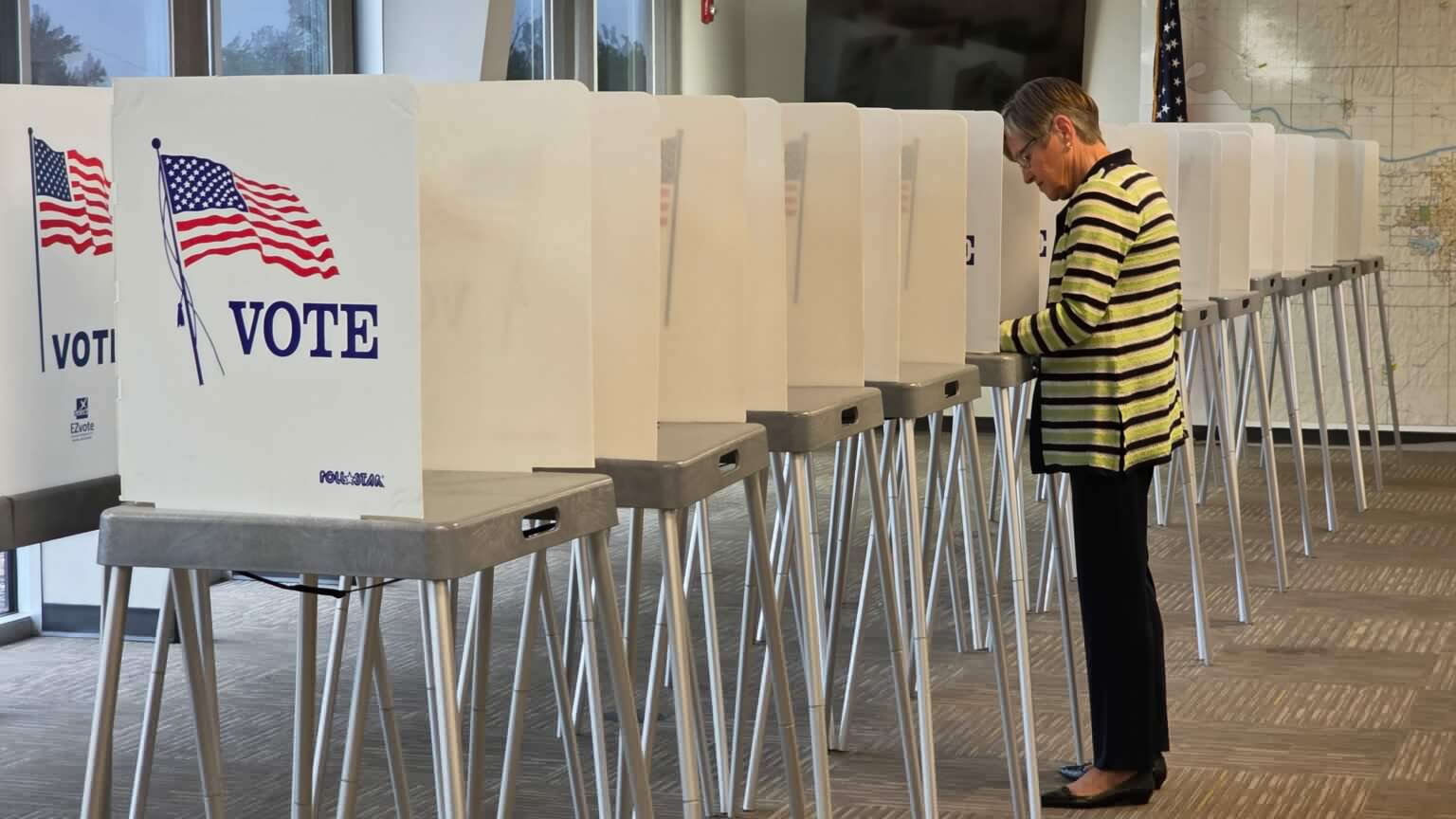 Kelly casts final primary vote as governor