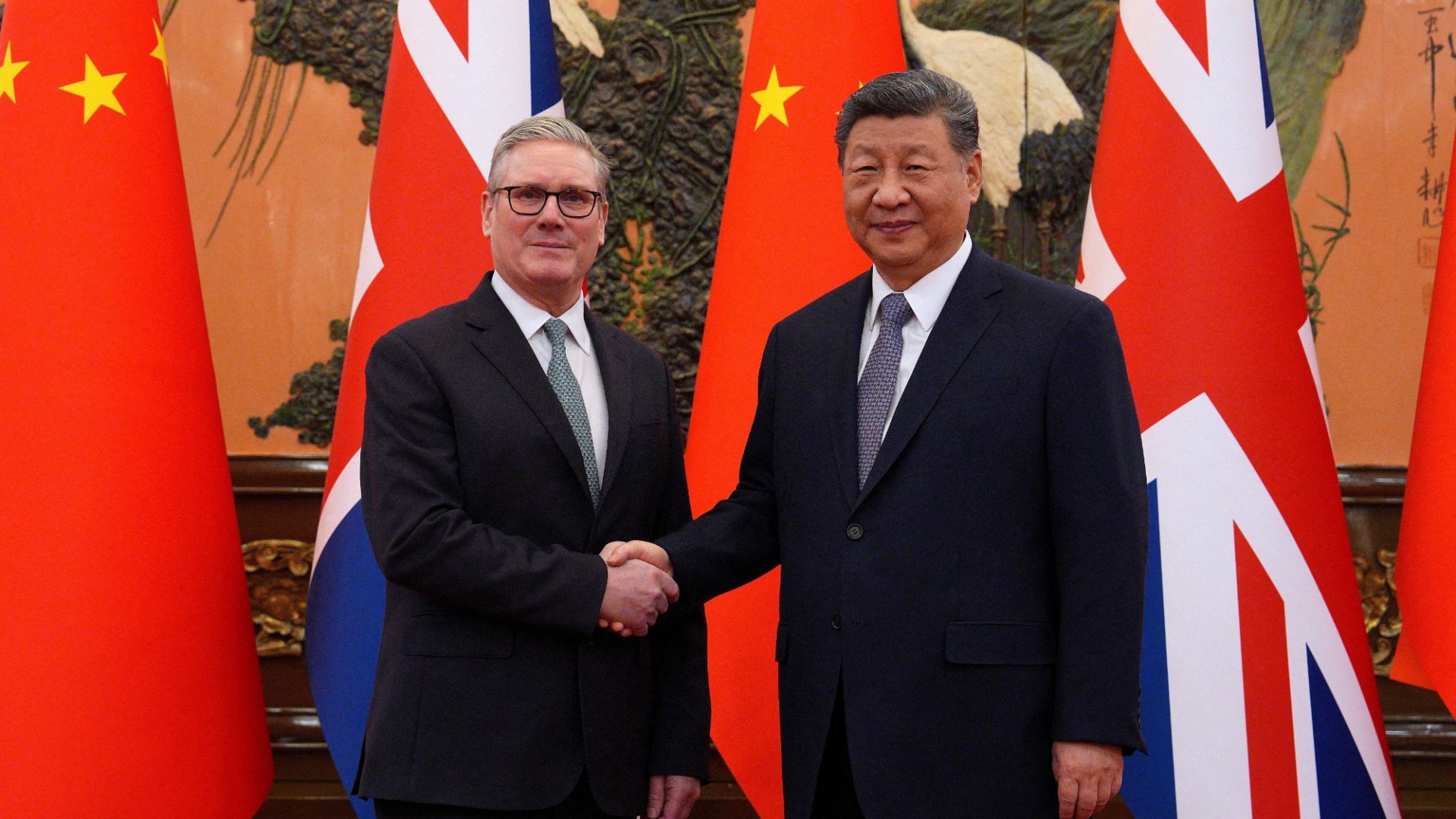 ‘Twists & turns’ between UK & China don’t serve our interests, Xi tells Keir – as PM promises more ‘sophisticated’ ties