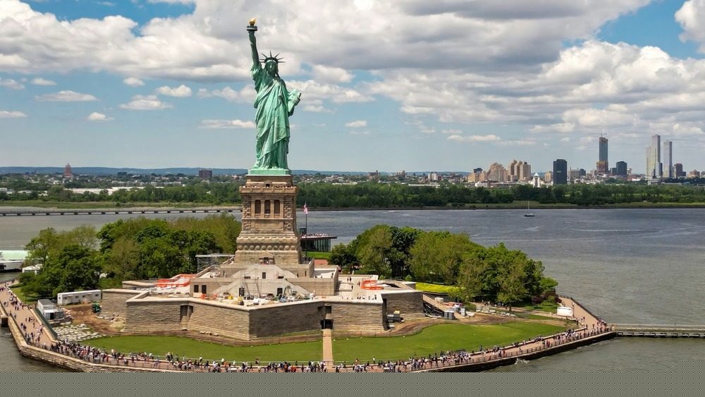 Captain arrested following boat capsize near Statue of Liberty that killed woman and baby