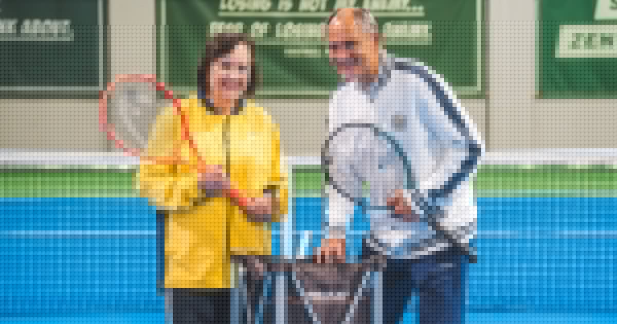 Unterricht beim Profi - Tennis mit 86 Jahren: „Meine Mama ist ein Crack!“